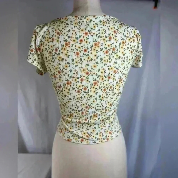 NWOT - Rue 21 Scooped Neck Crop Top (White/Yellow/Orange) Mini Flowers (Size M) - Picture 5 of 7